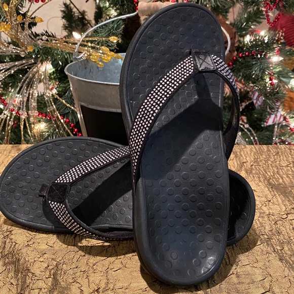 Vionic Shoes - Black Vionic Sandals w/rhinestones Size 7